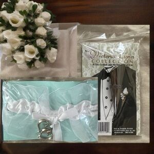 Wilton Keepsake Garter ➕ Victoria Lynn Lapel Vase Pin, NWT & Sealed